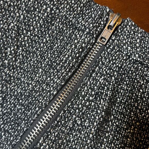 BCBG Generation tweed skirt ▪️ black, white & silver EUC ▪️ size 0 - Picture 2 of 5